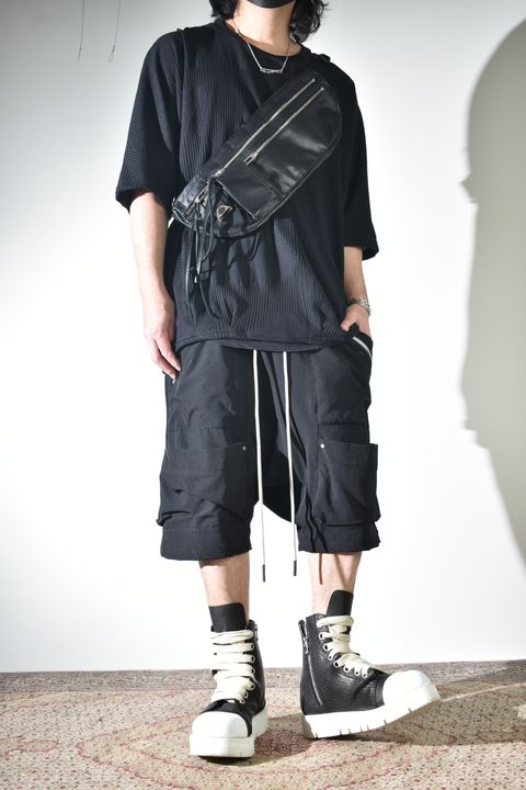 定番のドルマンスリーブシルエット
