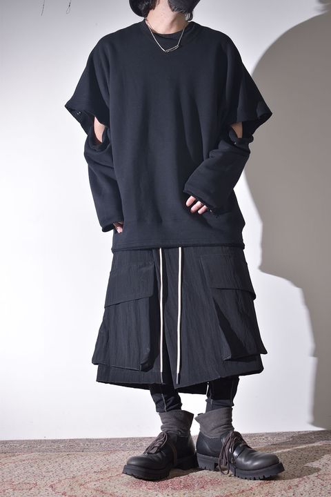 どんなトップスにも合わせられるベスト