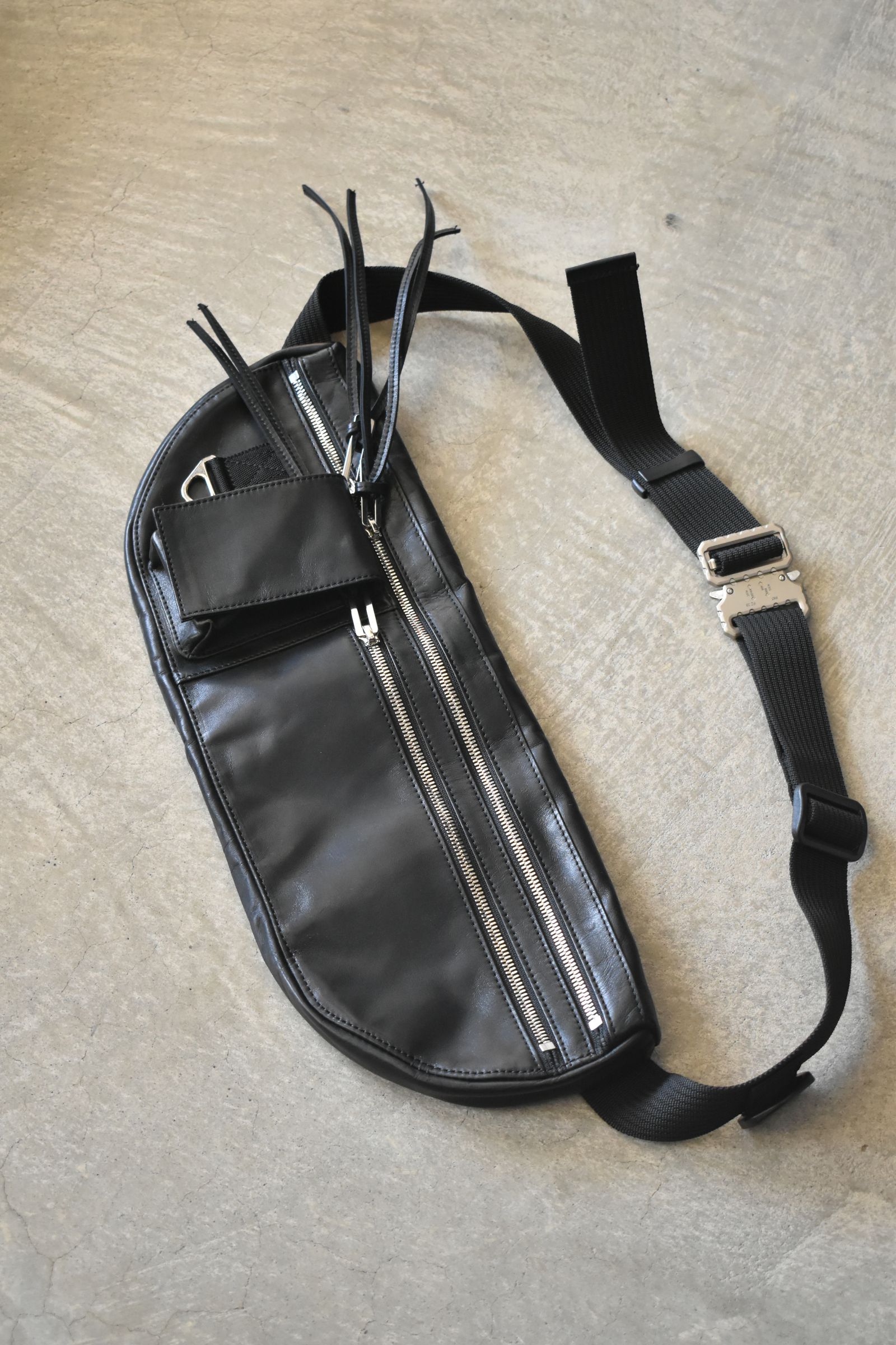 Leather Body Bag"Black" / レザーボディバッグ"ブラック"