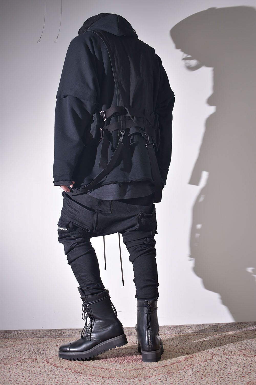 ドルマンスリーブにも重ねられるベスト