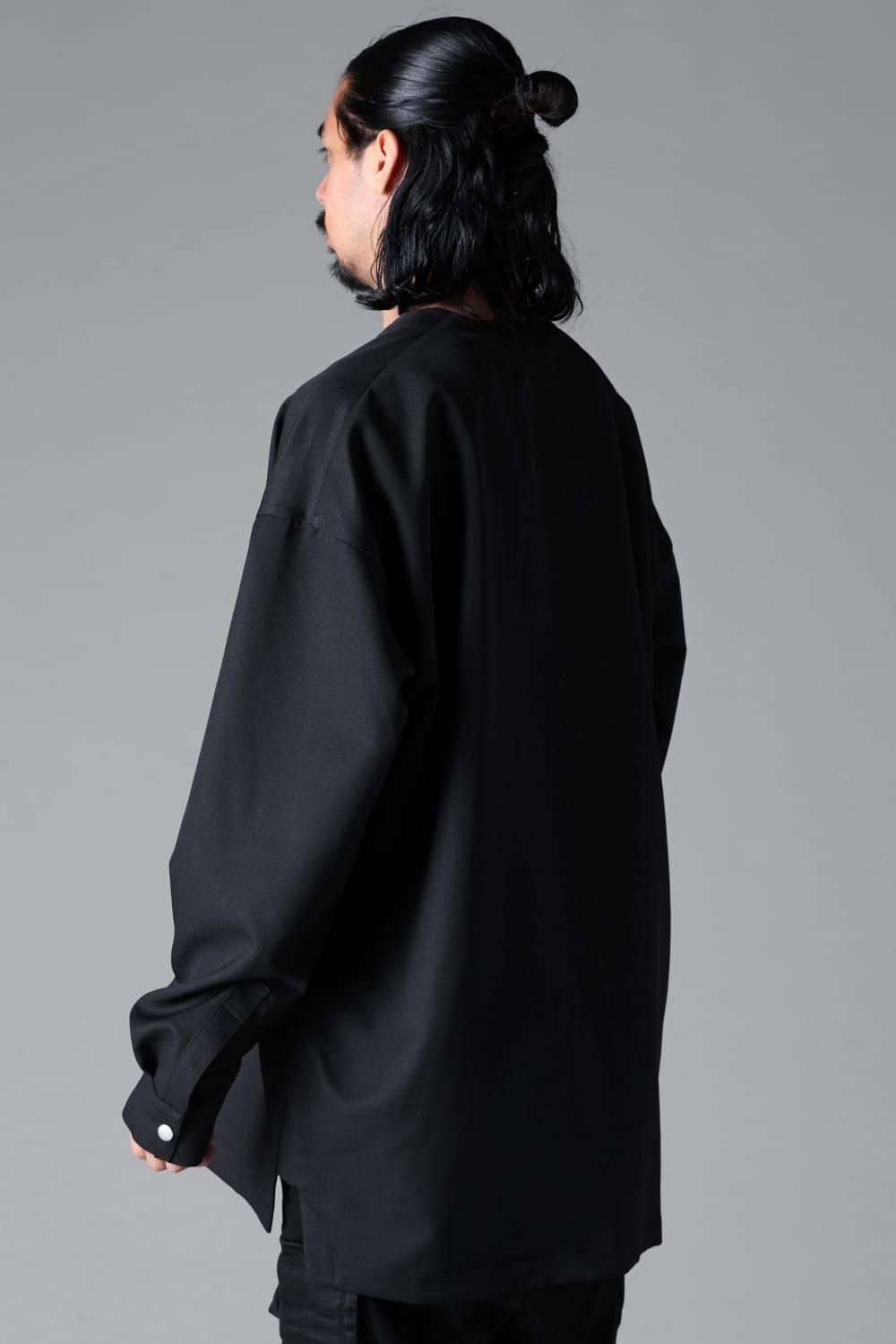 《2025AW先行予約》Collarless Top"Black / Grey" / カラーレストップ"ブラック/グレー"