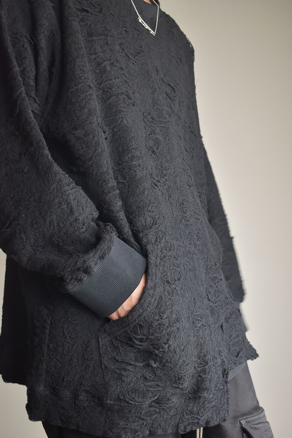 Damage Pile Arymmetry Crew Neck Top"Black" / ダメージパイル アシンメトリークルーネックトップ"ブラック"