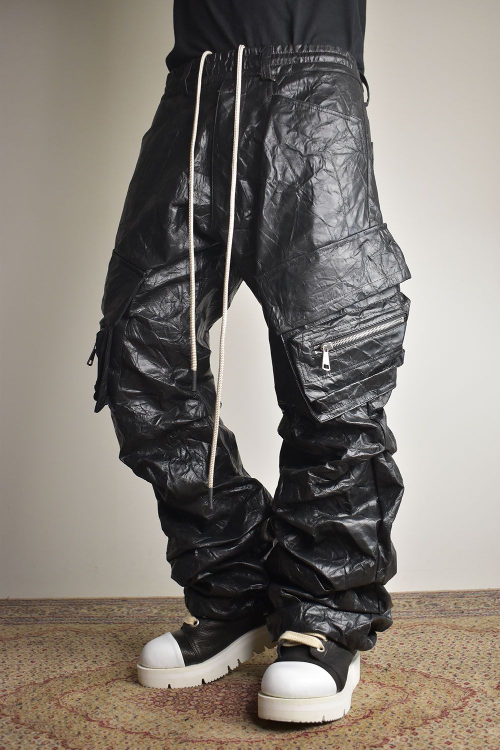 Washer Synthetic Leather Boots Cut Tuck Cargo Pants"Black " / ワッシャーシンセティックレザーブーツカットタックカーゴパンツ"ブラック"