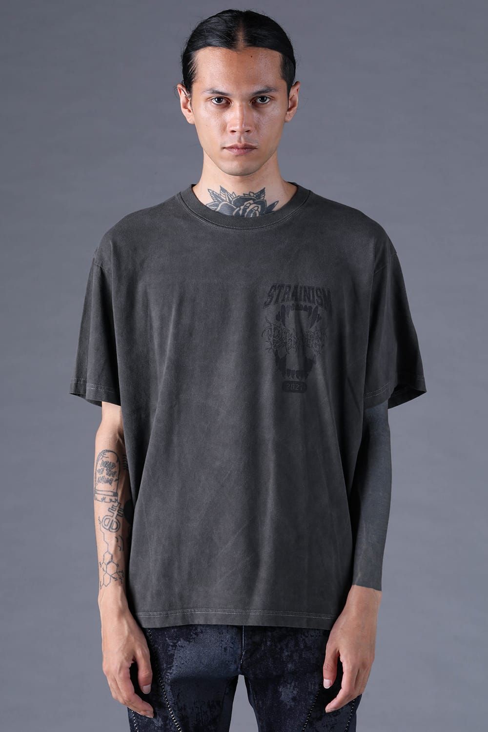 《2027SS先行予約分》Printed T-Shirt: METAL & COLLEGE LOGO "Charcoal" / プリントTee  -Metal & College Logo "チャコール"