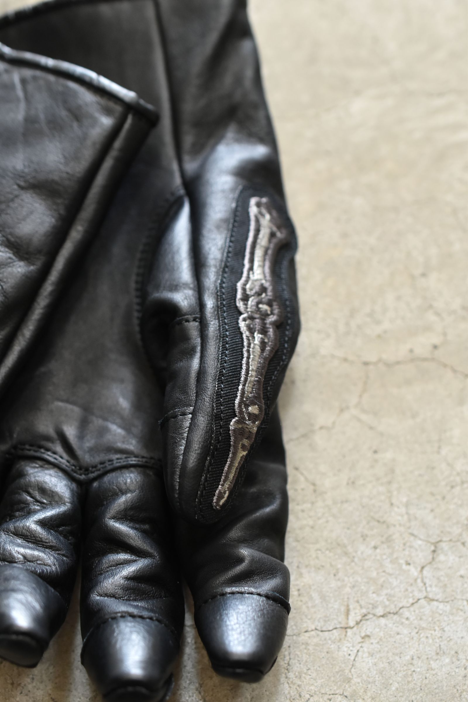 Horse Leather Embroidered Bone Gloves"Black" / ホースレザー刺繍ボーングローブ"ブラック"
