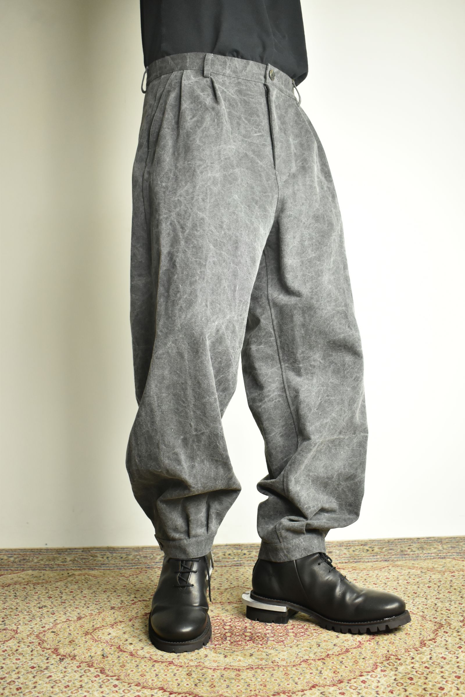 Tucked Hem Pants with Button Closure"Charcoal" /  タックヘムパンツ "チャコール"