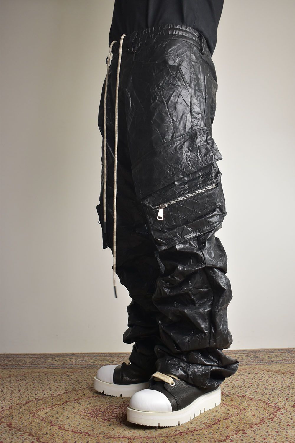 Washer Synthetic Leather Boots Cut Tuck Cargo Pants"Black " / ワッシャーシンセティックレザーブーツカットタックカーゴパンツ"ブラック"