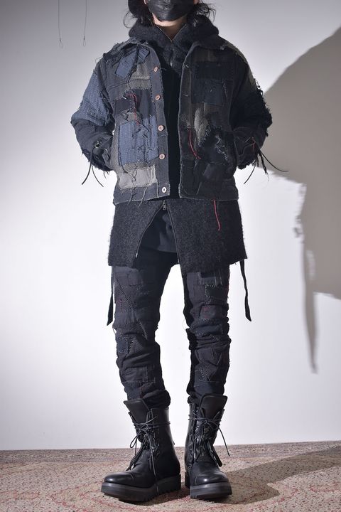 ライトアウターに保温性の高いフーディを差し込む