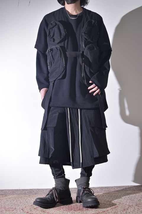 どんなトップスにも合わせられるベスト