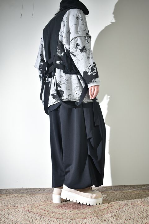 ラフなスウェットにベスト