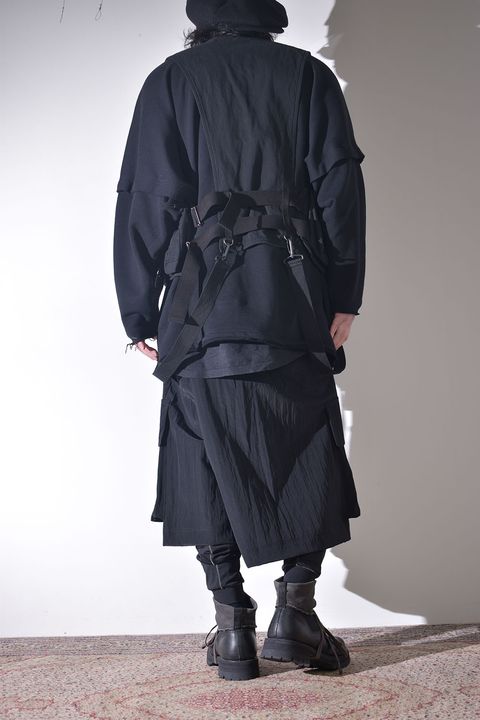 どんなトップスにも合わせられるベスト