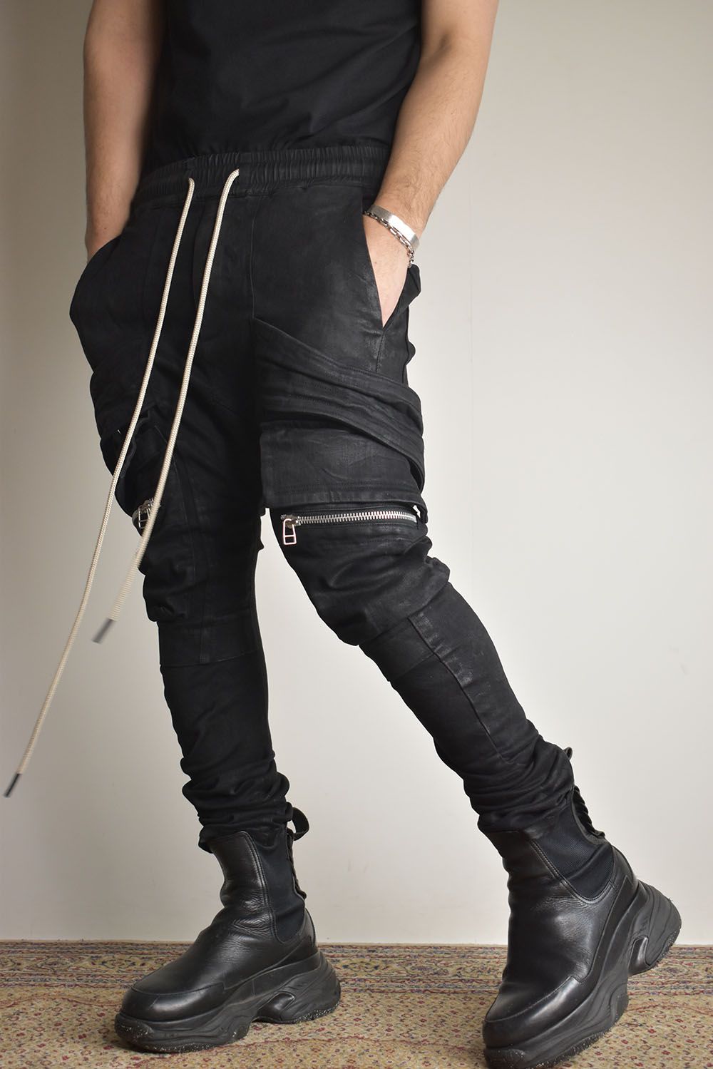 《2025AW先行予約》Denim Coating Cargo Sarouel Skinny"Black" / デニムコーティングカーゴサルエルスキニー"ブラック"