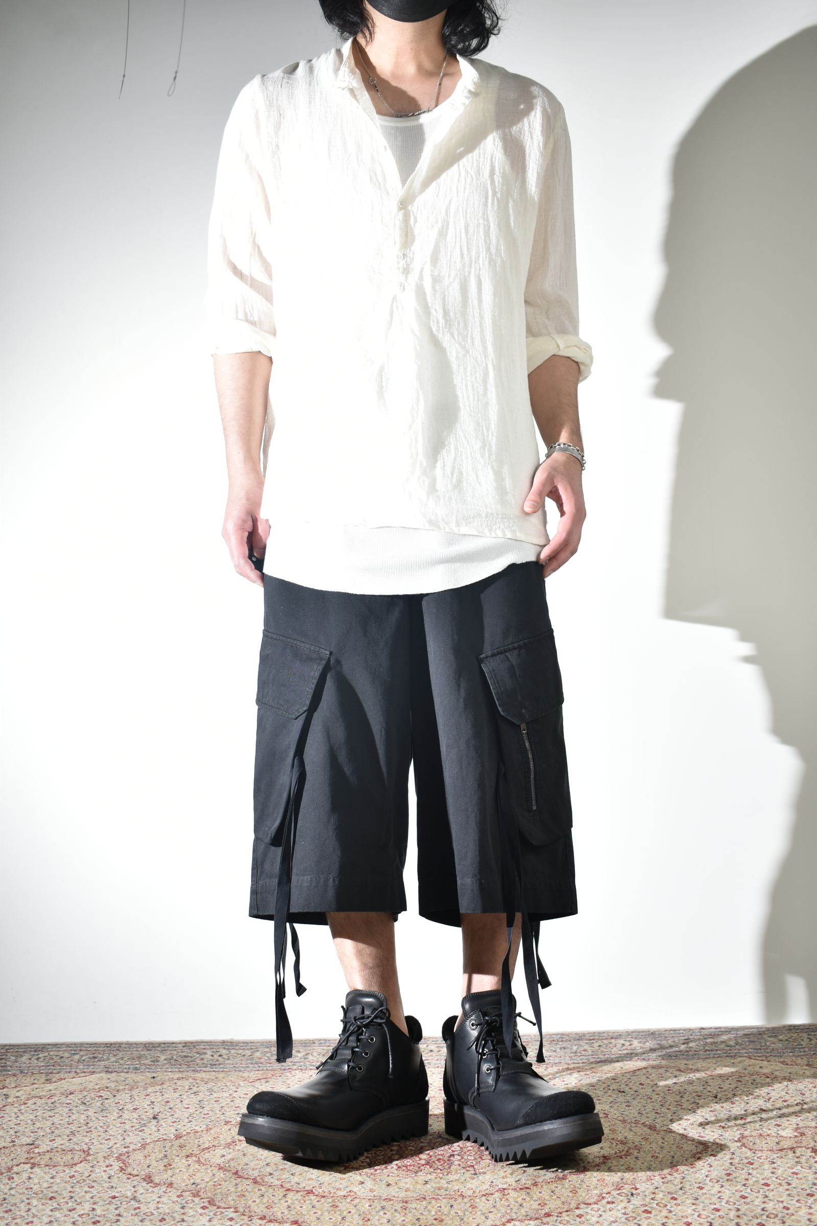 夏を意識した素材と雰囲気