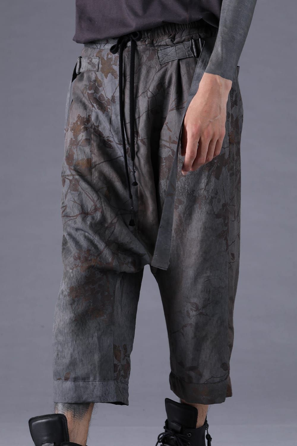 《2027SS先行予約分》Inkjet-Printed Wide-Leg Cropped Pants"Charcoal" / インクジェットプリントワイドクロップドパンツ"チャコール"