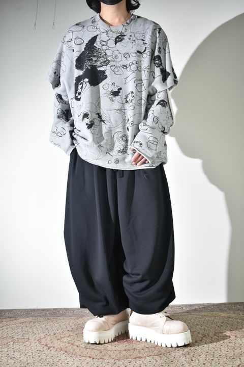 ラフなスウェットにベスト