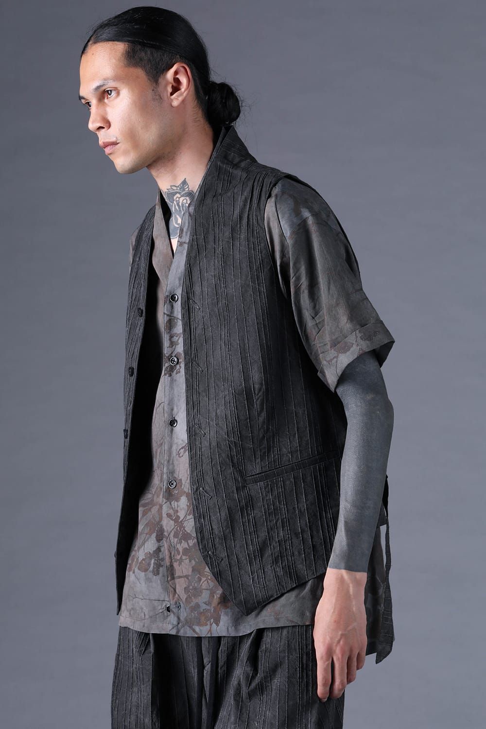 《2027SS先行予約分》Mura-Dye Dobby Stripe Shawl-Collar Vest"Charcoal" / ムラ染トビーストライプショールカラーベスト"チャコール"