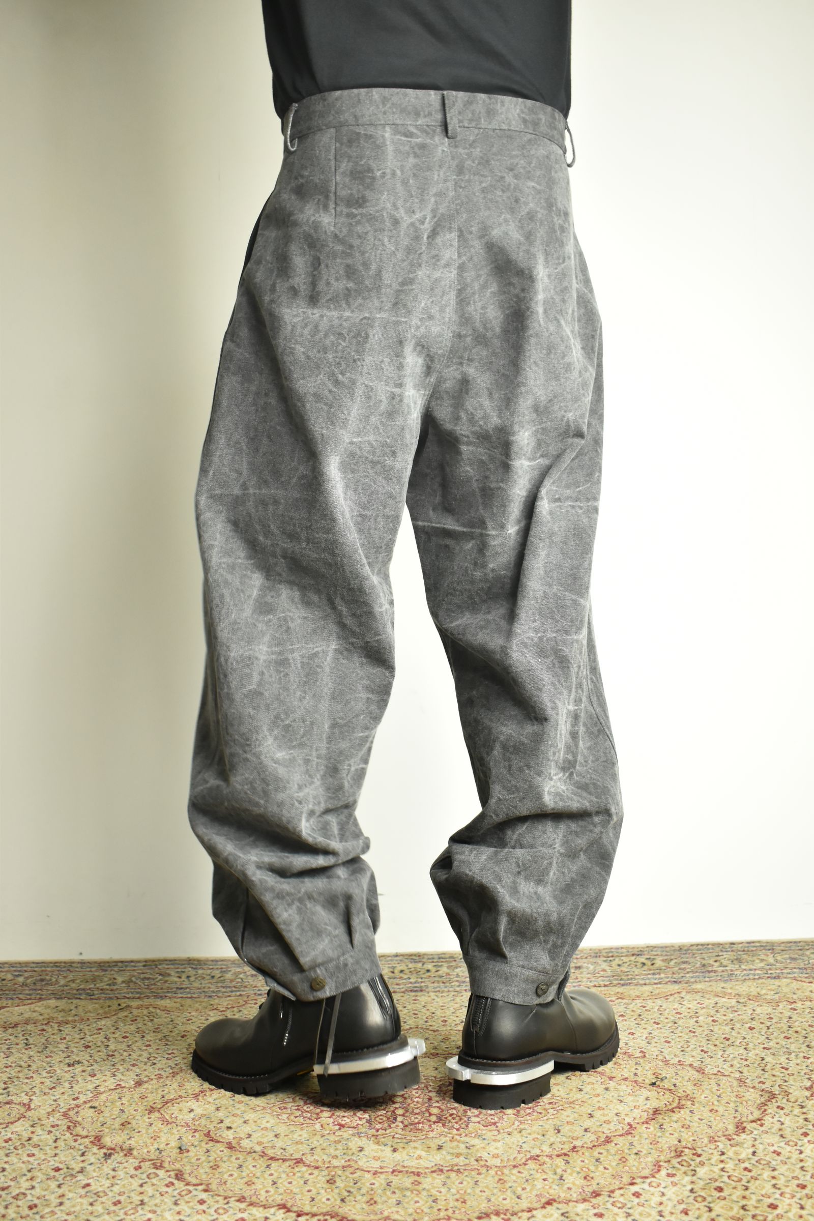 Tucked Hem Pants with Button Closure"Charcoal" /  タックヘムパンツ "チャコール"