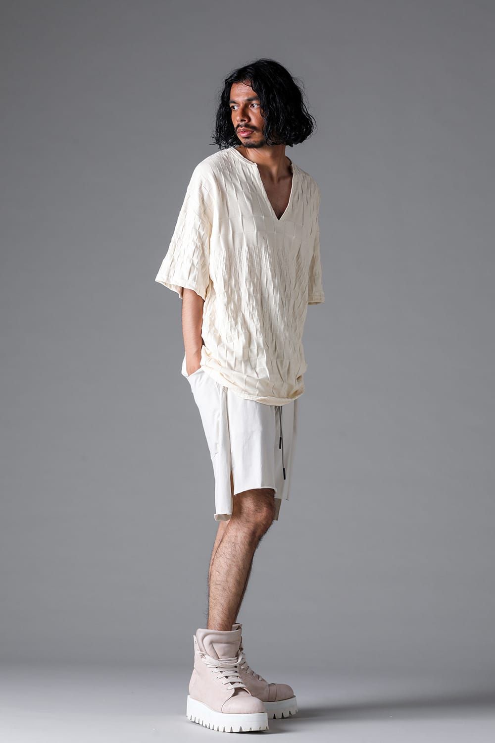 《2026SS先行予約》Gradient Plaid Pattern V Neck Tee"Black / Cream" / グラデーションチェックパターンVネックTee"ブラック/クリーム"