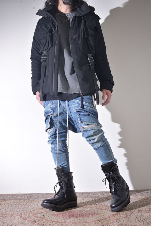 インディゴで合わせるダウンジャケット