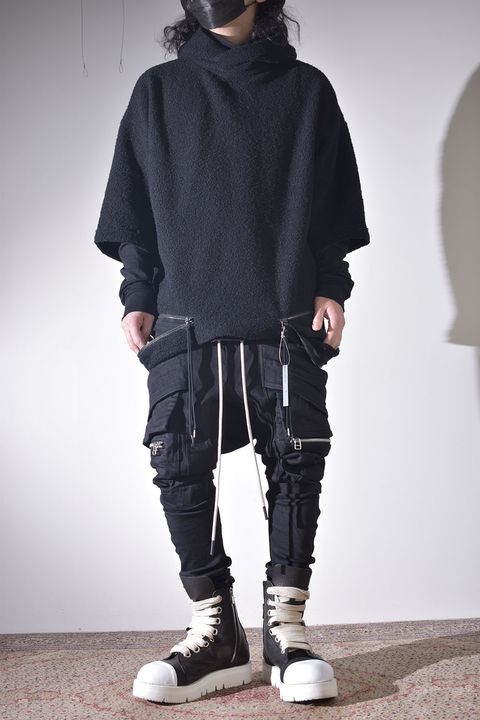 ニットフーディで保温性を確保