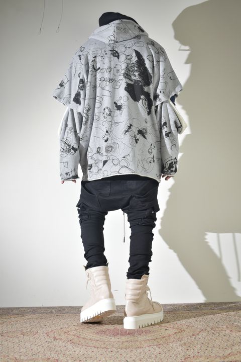 春夏らしいカジュアルミックス