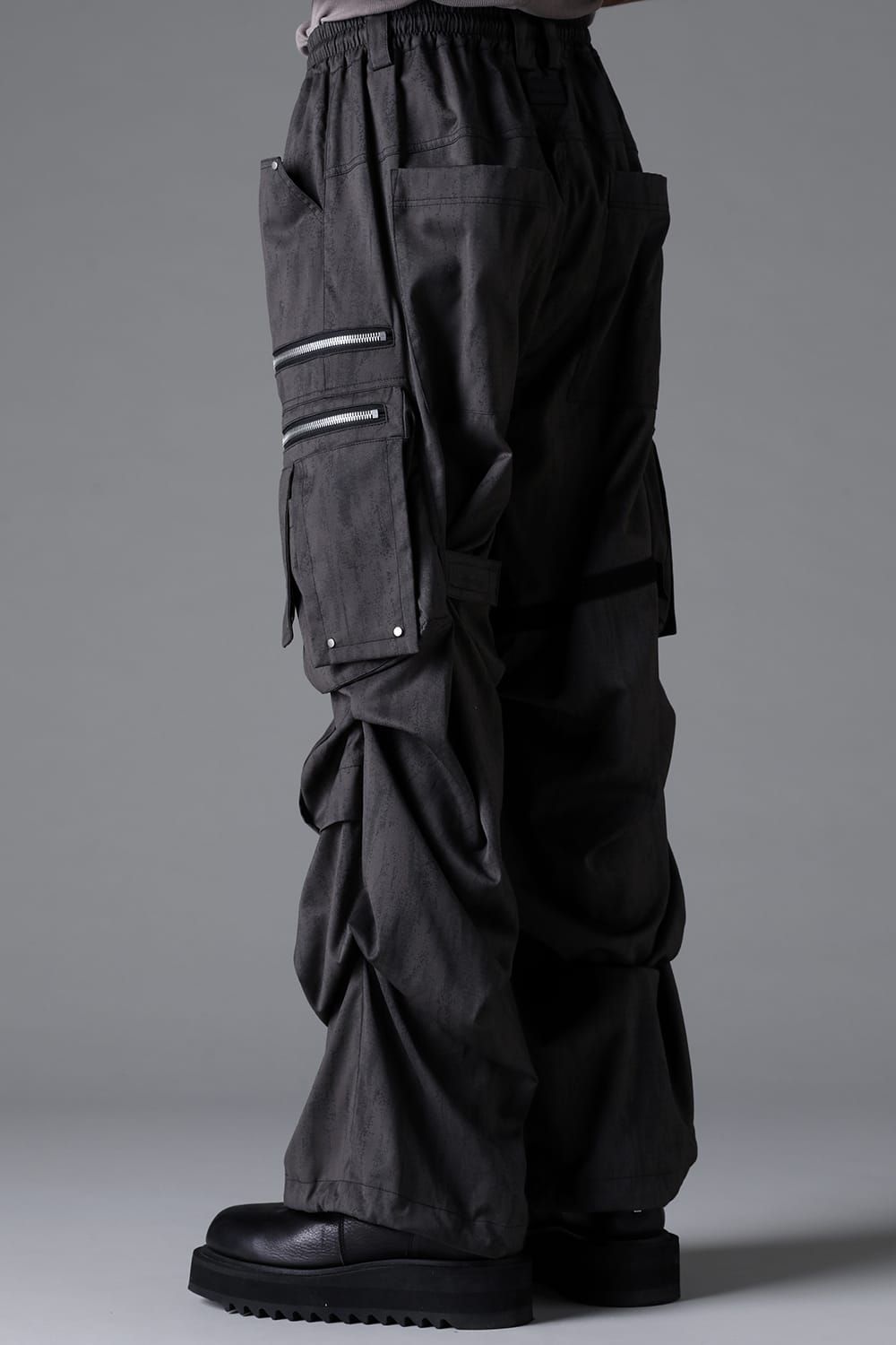 《2026SS先行予約》Abstract Cargo Tuck Wide Pants"Black / Grey /Brown" / アブストラクトカーゴタックワイドパンツ"ブラック/グレー/ブラウン"