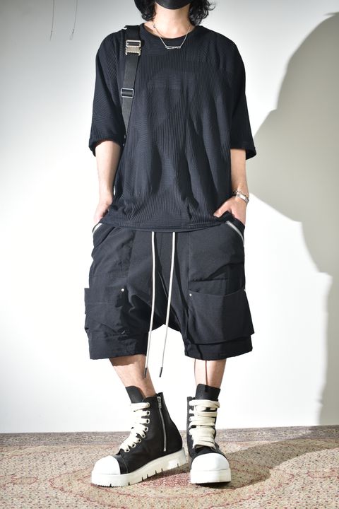 定番のドルマンスリーブシルエット