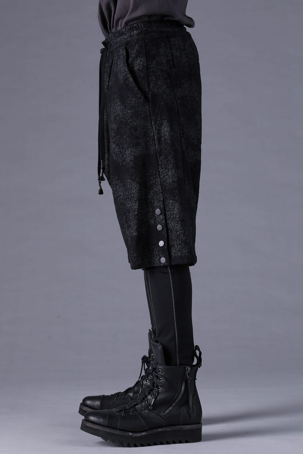 《2027SS先行予約分》Crack-Coated Jersey Sarrouel Shorts"Black" / クラックコーティングジャージーサルエルショートパンツ"ブラック"