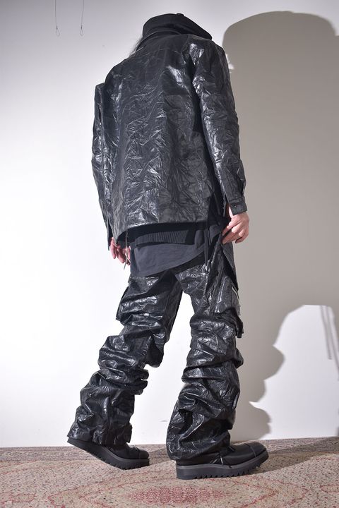 ニット × レザーの質感