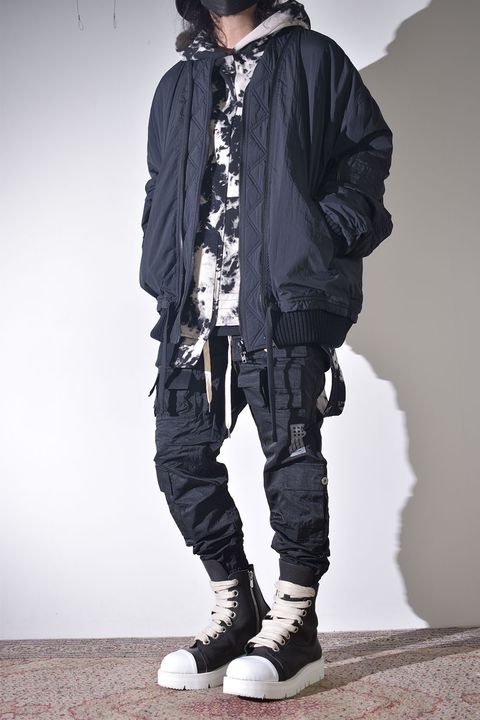 ボンバージャケット×ナイロンカーゴ