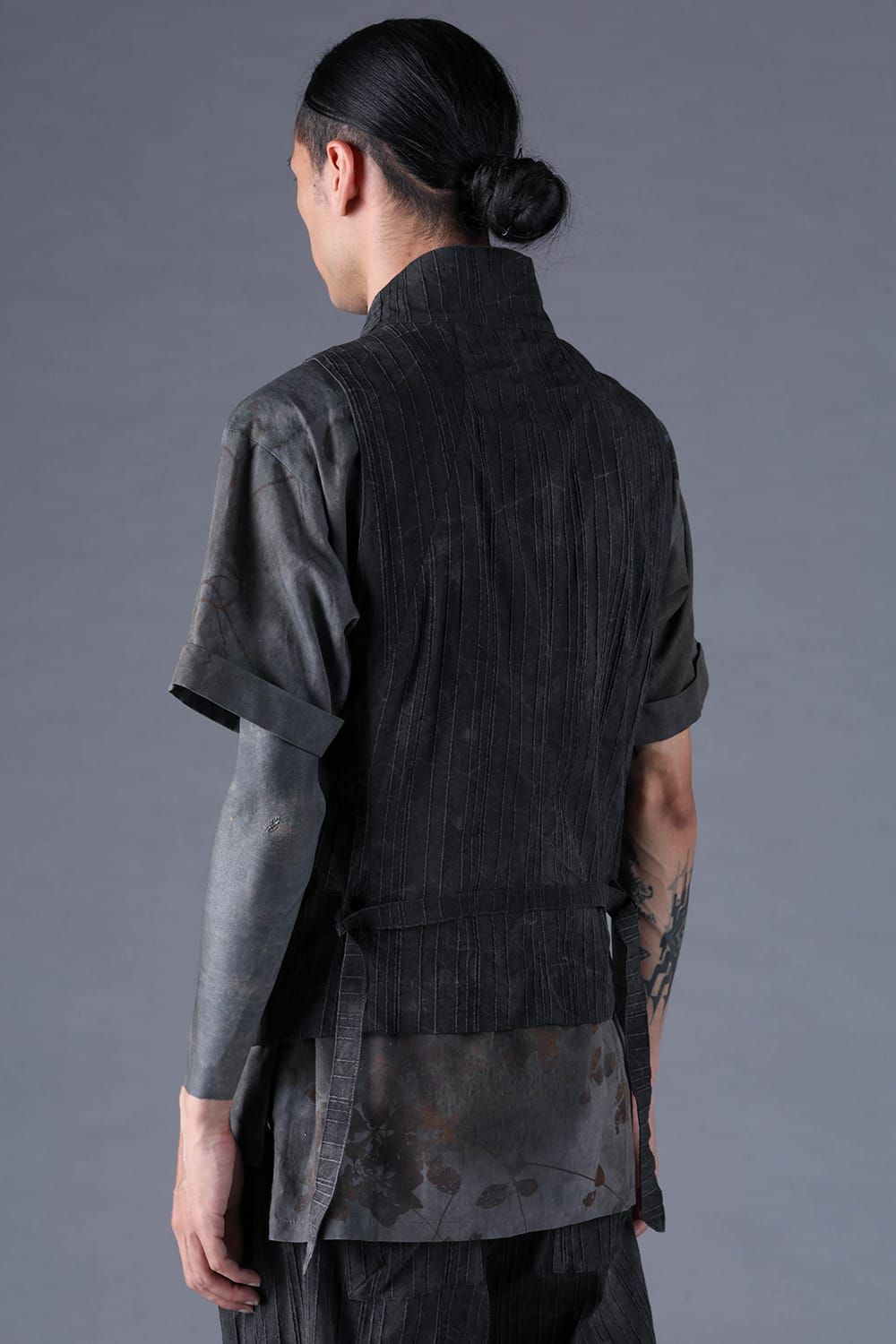 《2027SS先行予約分》Mura-Dye Dobby Stripe Shawl-Collar Vest"Charcoal" / ムラ染トビーストライプショールカラーベスト"チャコール"