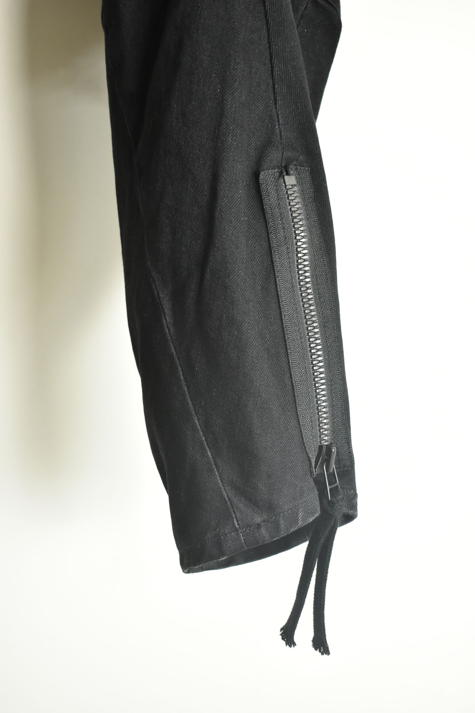 Stretch Denim Knee-Open Cropped Pants"Black" / ストレッチデニムニーオープンクロップドパンツ"ブラック"