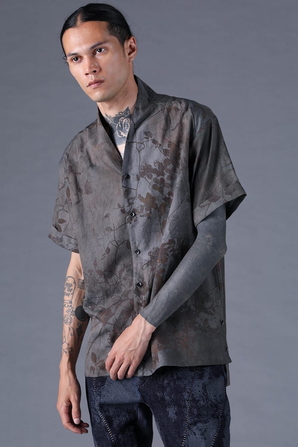 《2027SS先行予約分》Inkjet-Printed Shawl-Collar S/S Shirt "Charcoal" / インクジェットプリントショールカラーショートスリーブシャツ"チャコール"