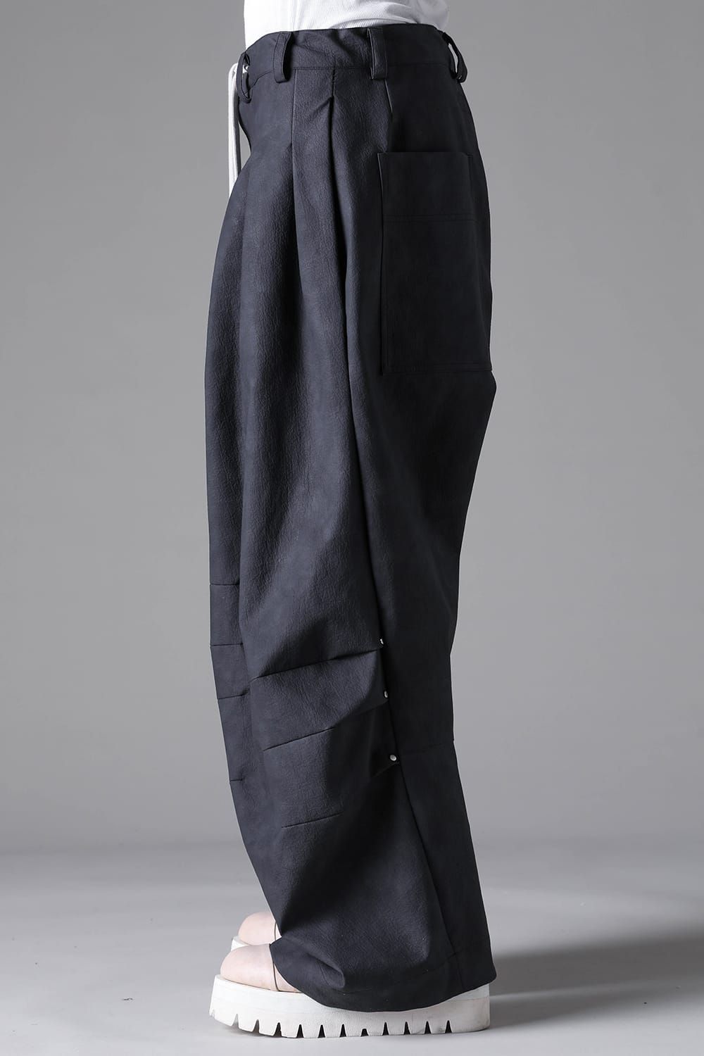 《2026AW先行予約》Vegan Leather Tuck Pants"Smoke Black / Khaki " / ヴィーガンレザータックパンツ"スモークブラック / カーキ"