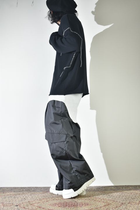 新鮮な履き心地のトラウザーで