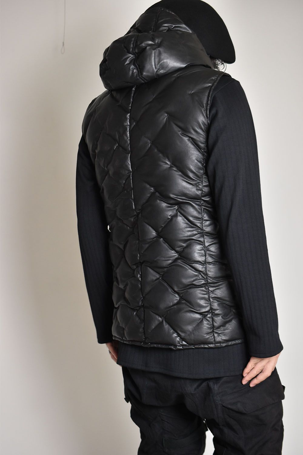 Kangaroo Polish White Goose Down Vest【SEMI-LONG】"Black"/カンガルーポリッシュホワイトグースセミロングダウンベスト"ブラック"