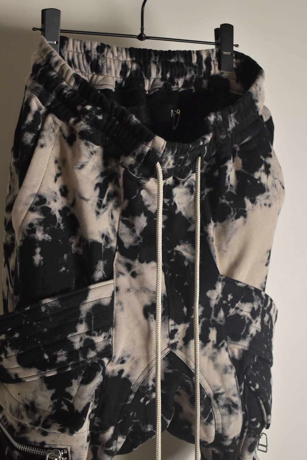Discharge Pinting Belt Cargo Sarouel Jogger"Black×Ivory" /ディスチャージプリントベルトカーゴサルエルジョガー"ブラック×アイボリー"