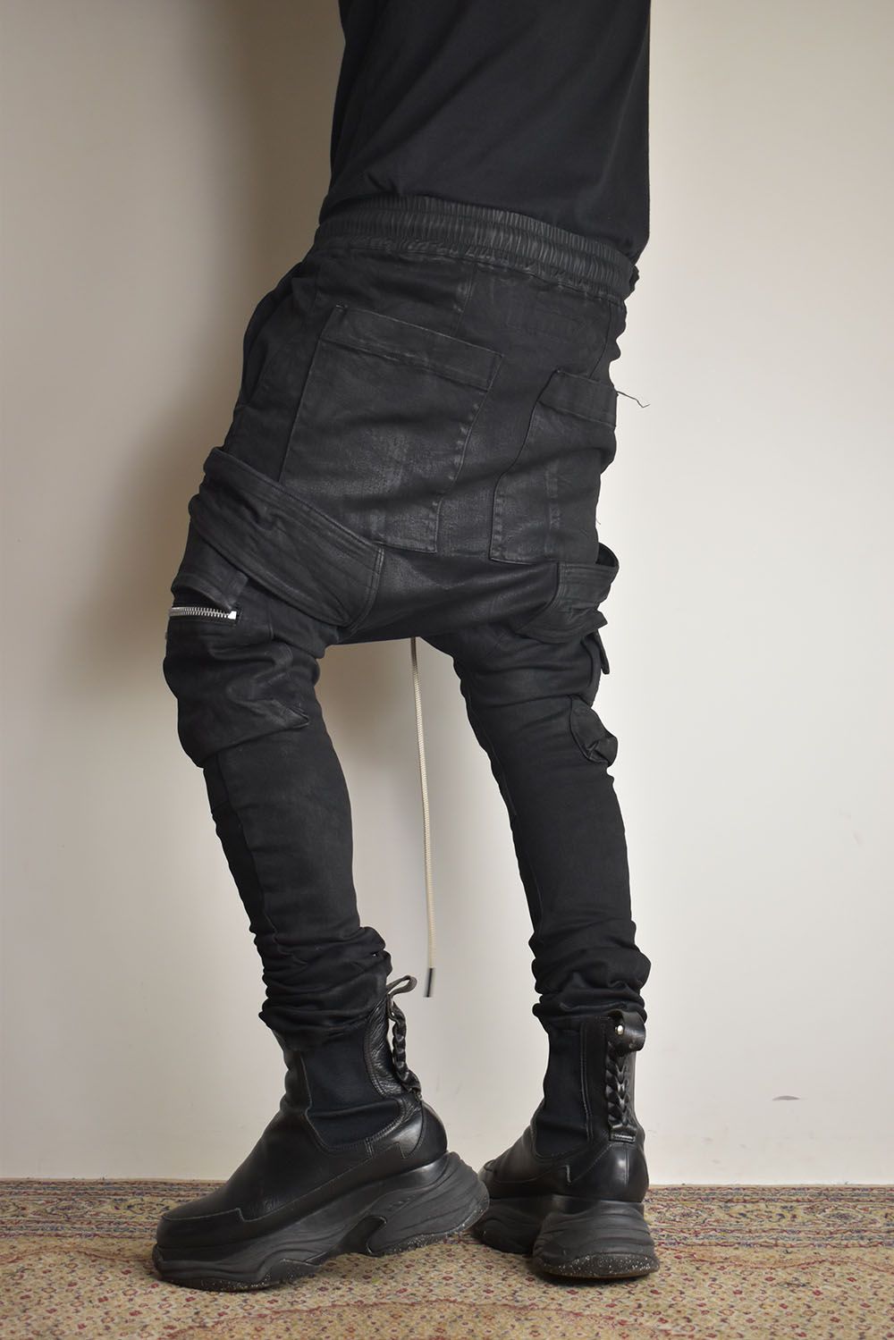 《2025AW先行予約》Denim Coating Cargo Sarouel Skinny"Black" / デニムコーティングカーゴサルエルスキニー"ブラック"