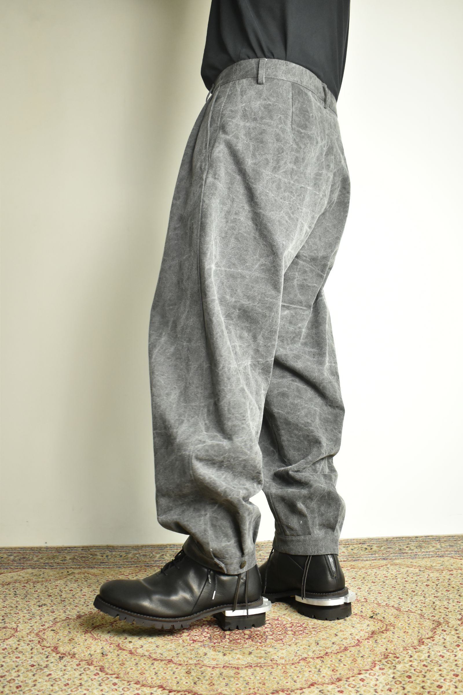 Tucked Hem Pants with Button Closure"Charcoal" /  タックヘムパンツ "チャコール"