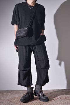 素材感、シルエットで変化のある夏スタイリング