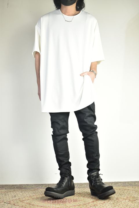 ソリッドでも快適な生地感