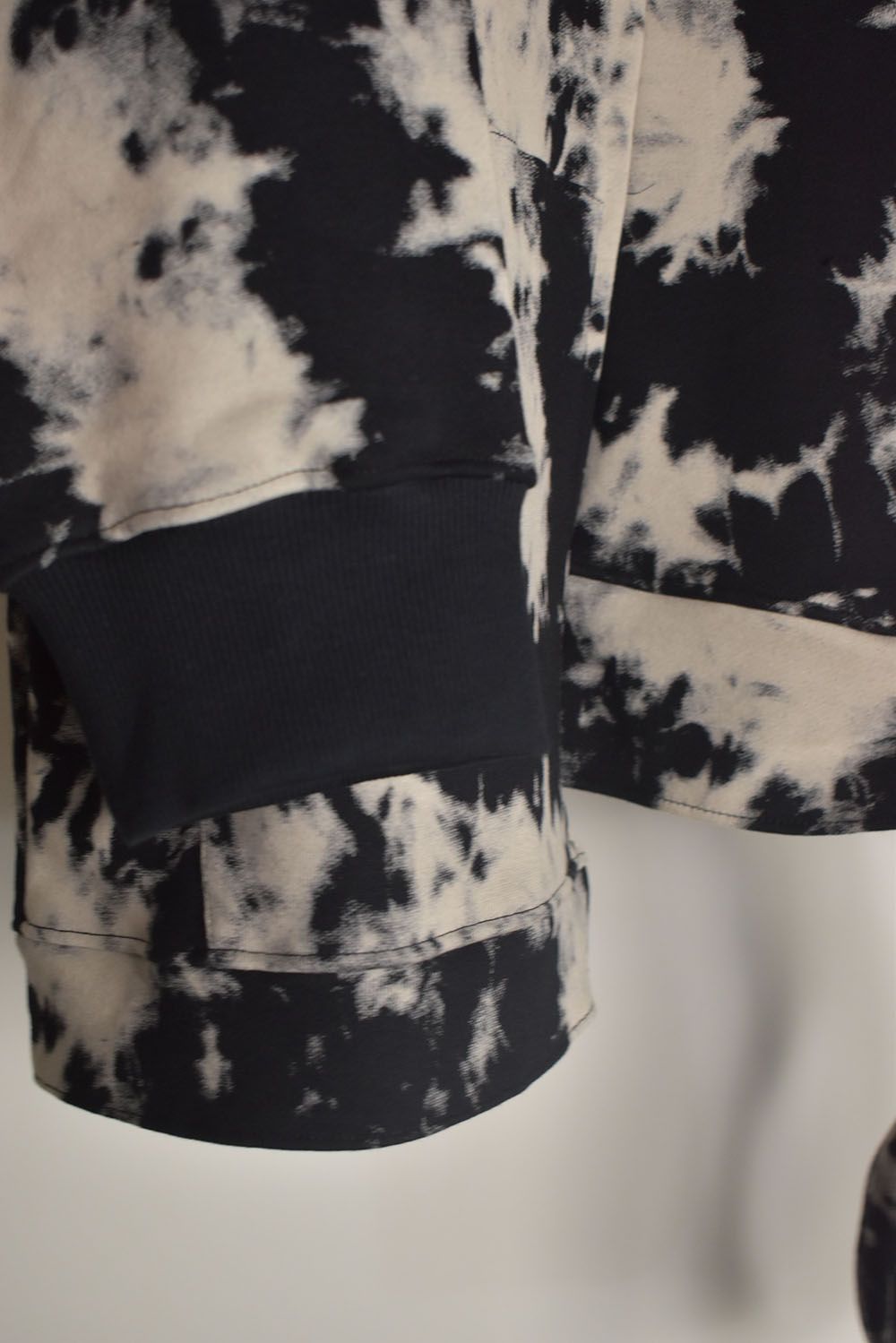 Discharge Pinting Asymmetry Crew Neck Top"Black×Ivory" /ディスチャージプリントアシンメトリークルーネックトップ"ブラック×アイボリー"