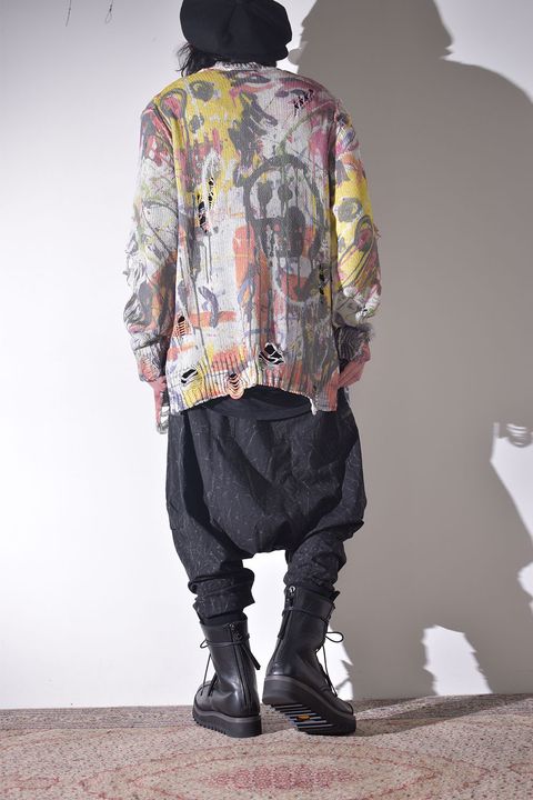 カラフルなプリントで楽しむ春ニット