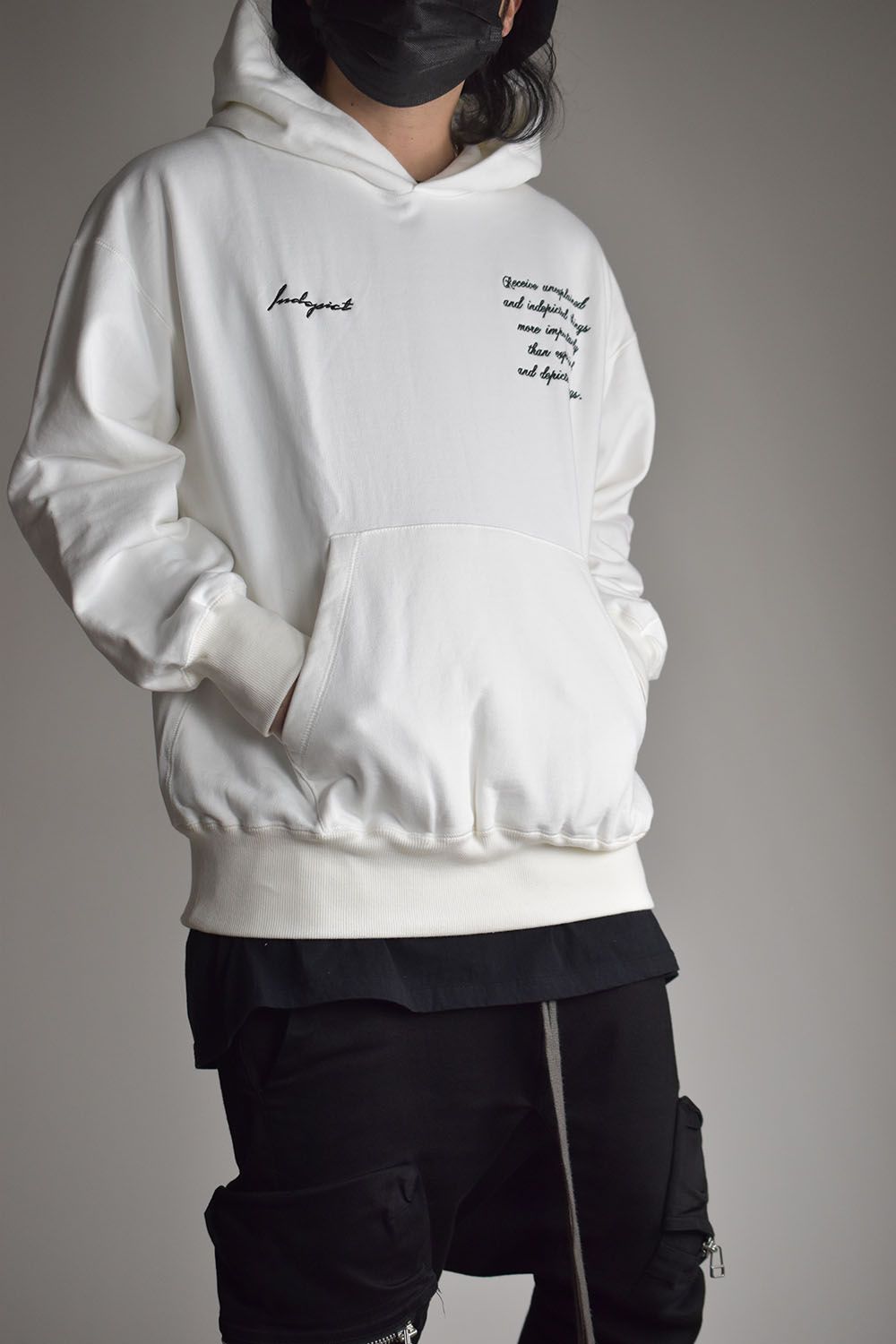 INDEPICT Embroidery PO Hooded"White"/インディピクト刺繍プルオーバーフーデッド"ホワイト"