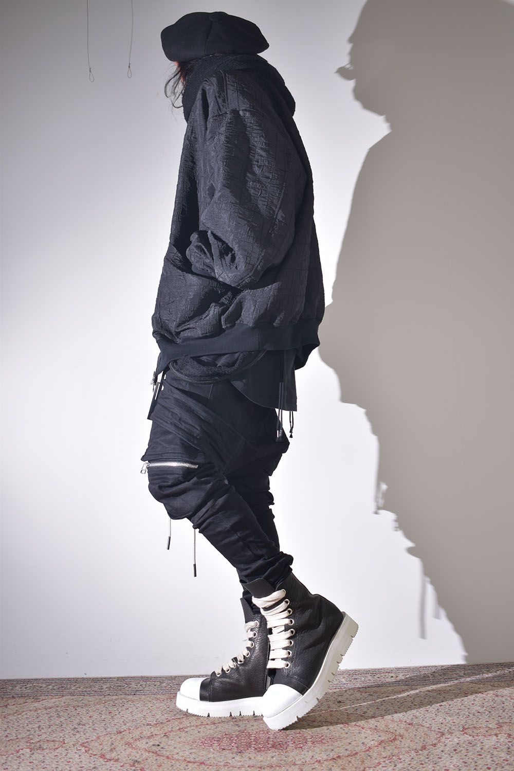 ニットフーディで保温性を確保