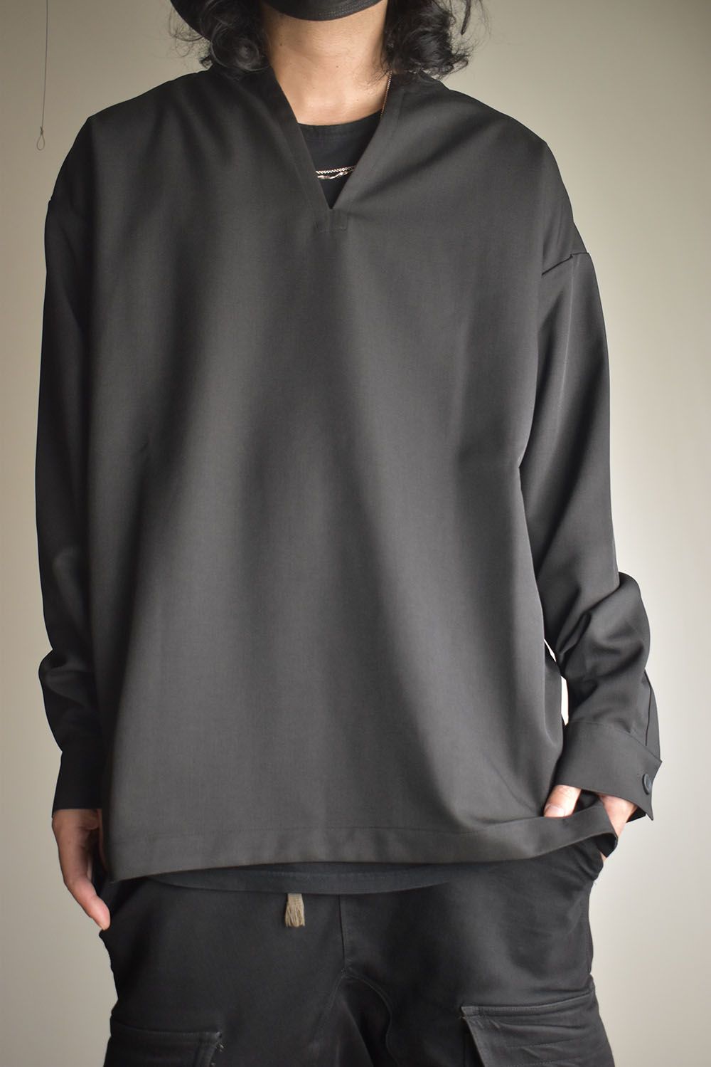 Collarless Top"Black" / カラーレストップ"ブラック"