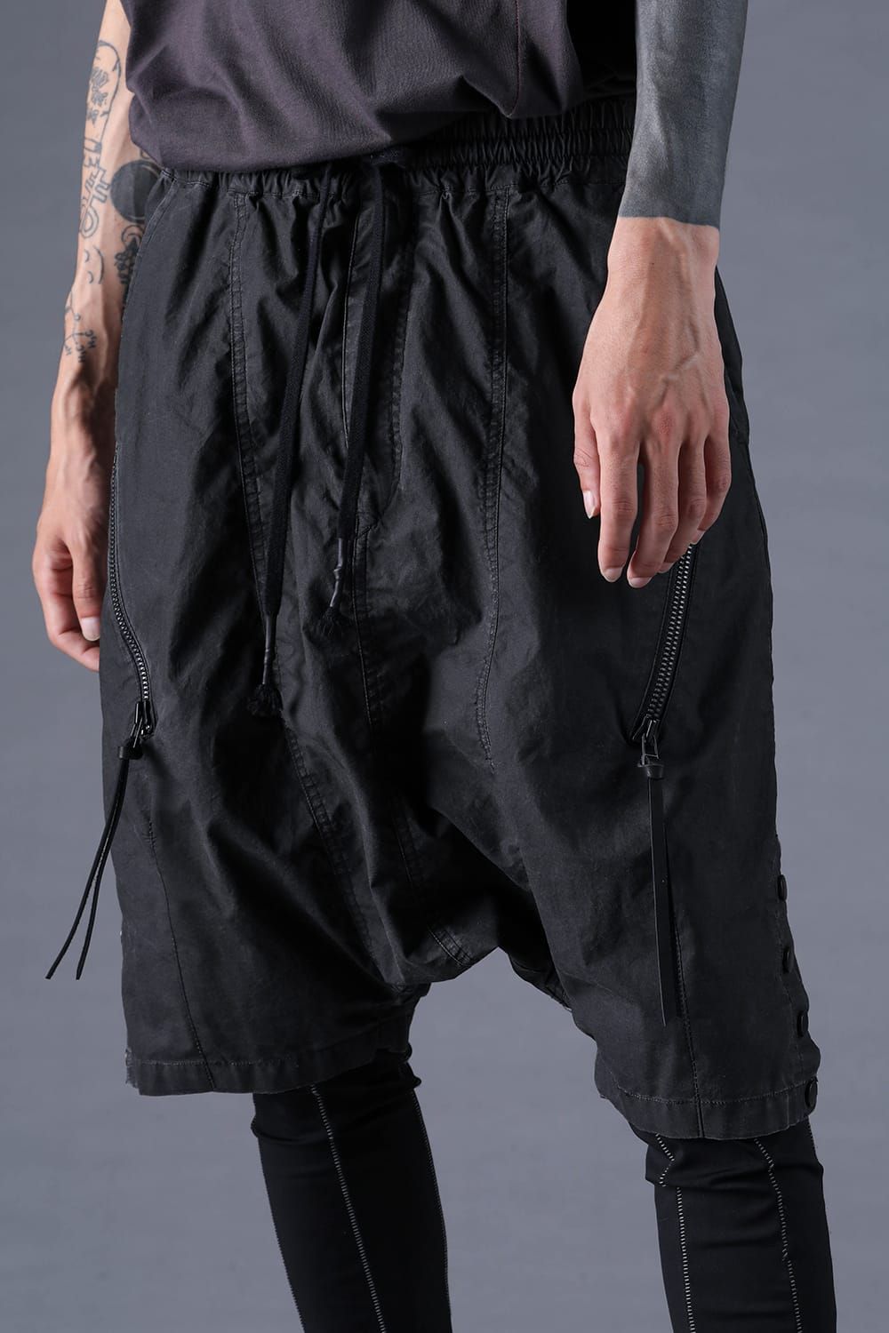 《2027SS先行予約分》Pigment-Coated Harem Shorts"Black" / 顔料コーティングサルエルショートパンツ"ブラック"