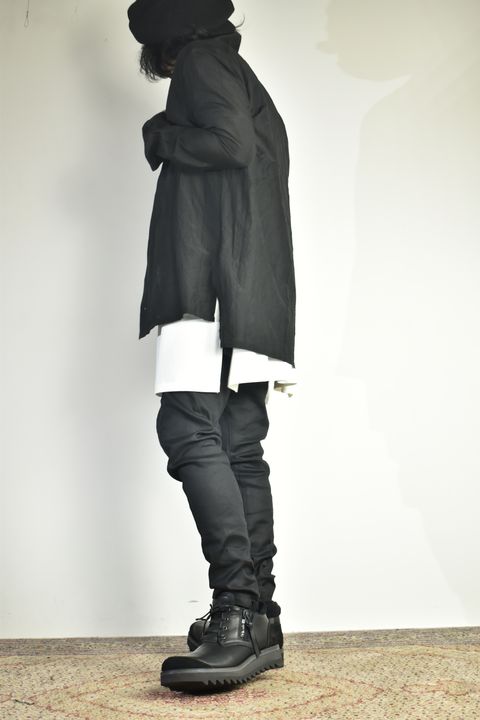 ソリッドでも快適な生地感