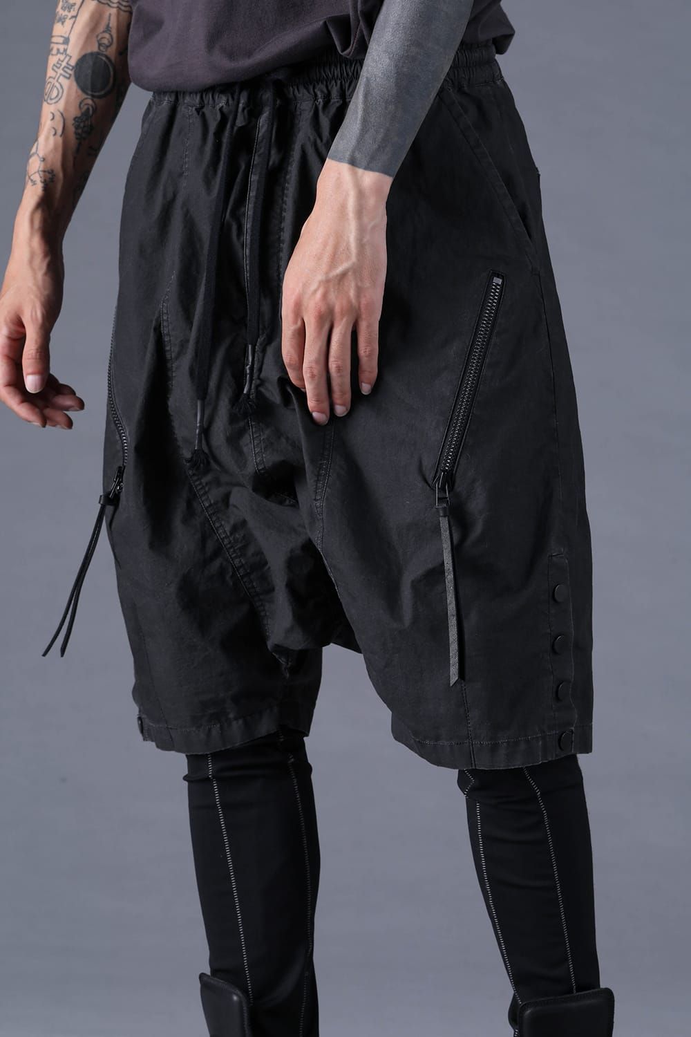 《2027SS先行予約分》Pigment-Coated Harem Shorts"Black" / 顔料コーティングサルエルショートパンツ"ブラック"