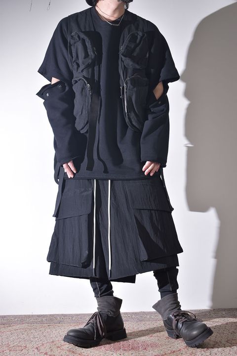 どんなトップスにも合わせられるベスト